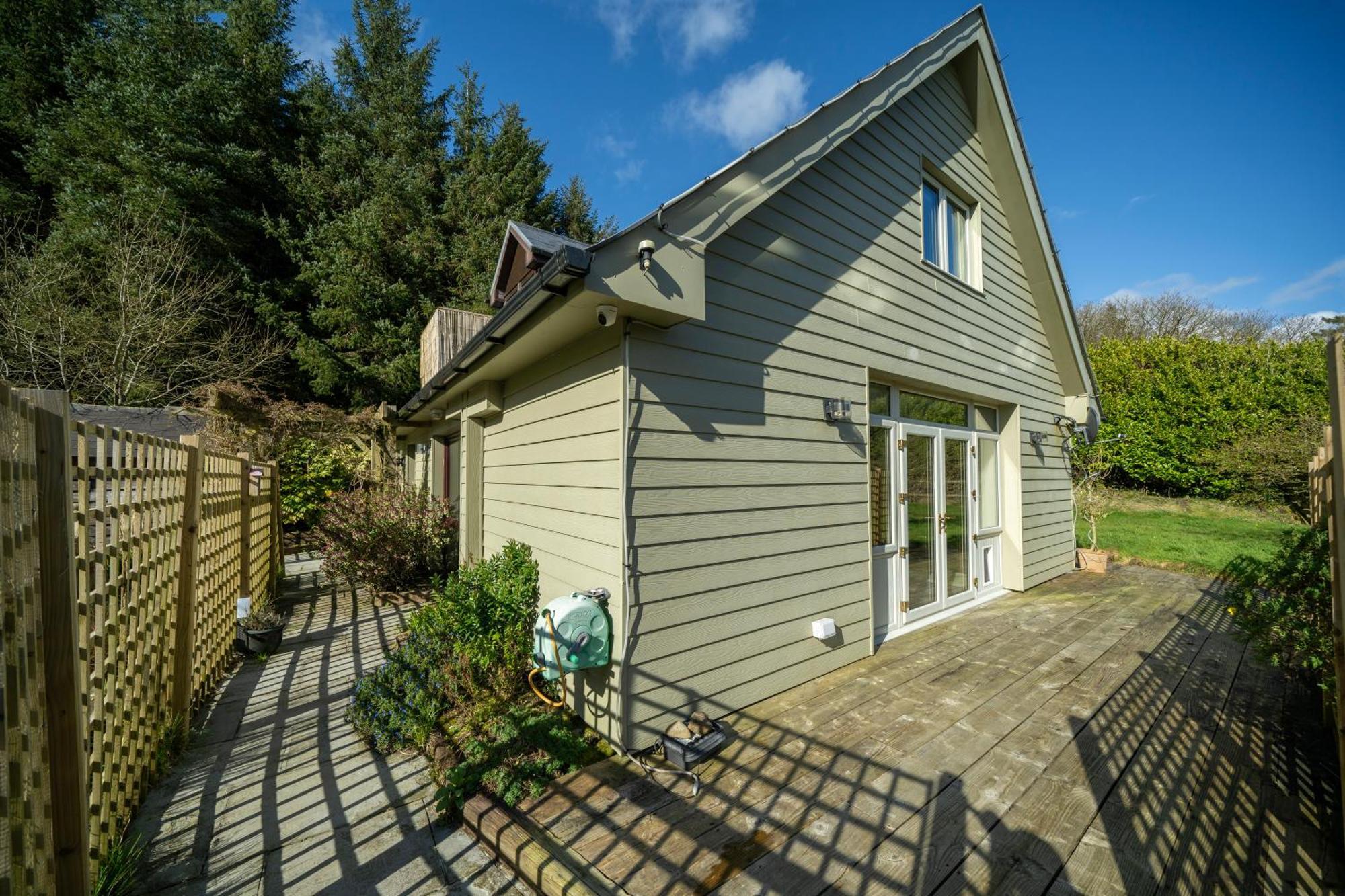 The Bird House - Coastal Lodge In Lovely Forest Setting Nr. Kinsale Cork Exterior foto